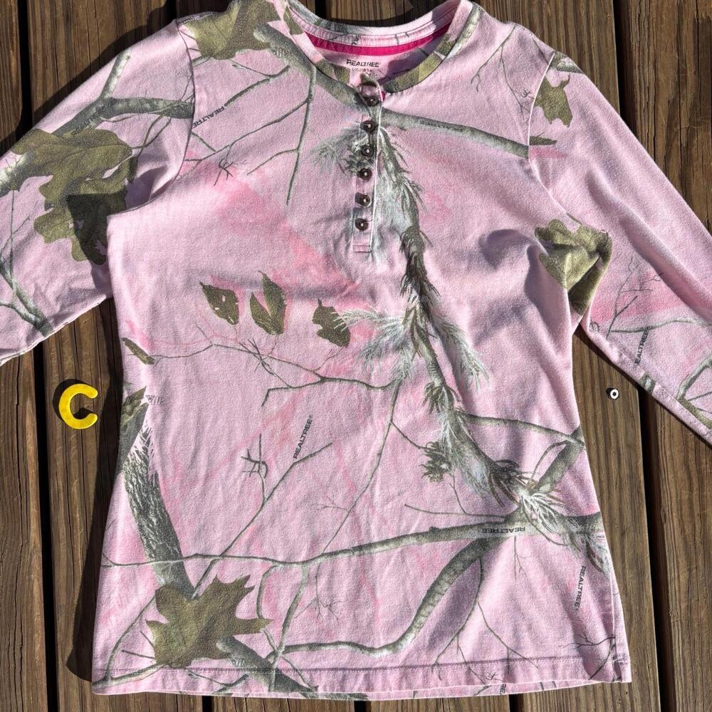 RealTree pink longsleev - Picture 2 of 5